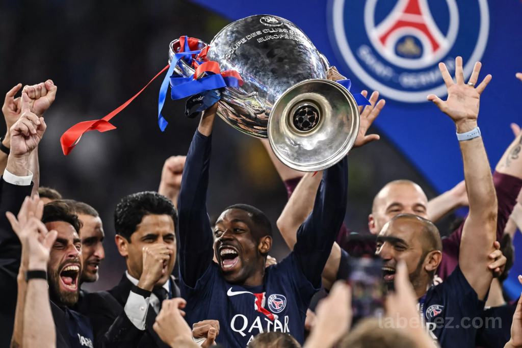 Dembélé rejoint par sa fille après la victoire du PSG : moment complice sur le terrain